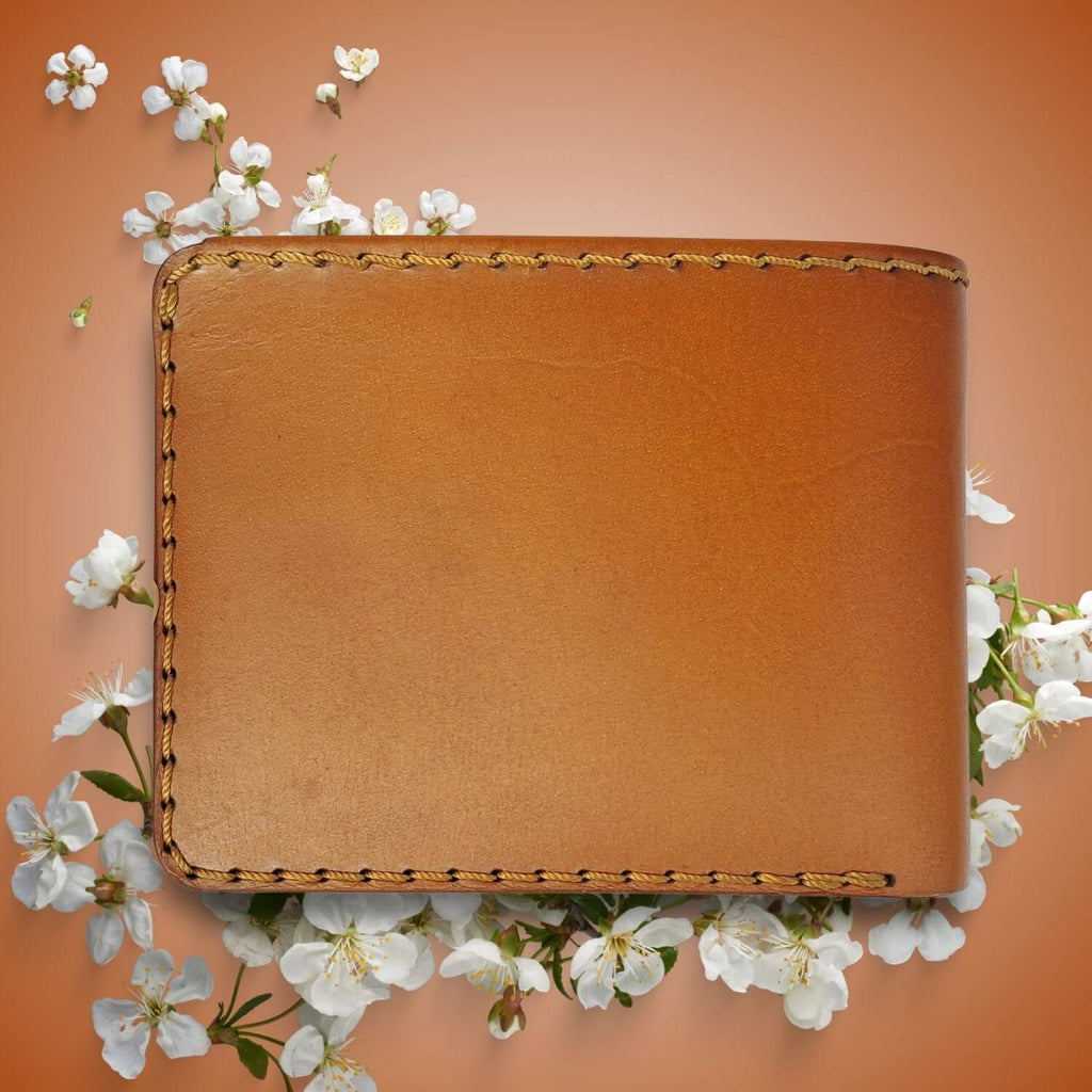 https://cdn.shopify.com/s/files/1/0894/5608/3225/files/bi-fold-wallet-men-vegetable-tanned-full-grain-leather.jpg?v=1770809670