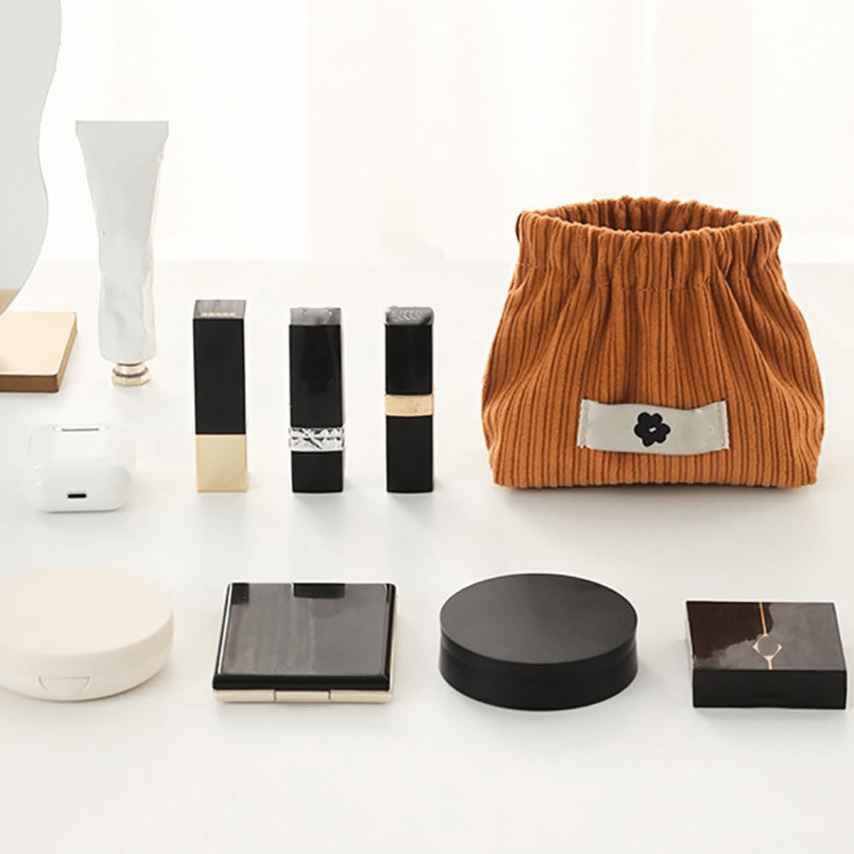 corduroy-mini-storage-pouch-4_aaeba90b-a822-4e11-9858-df1cddbb3d2d