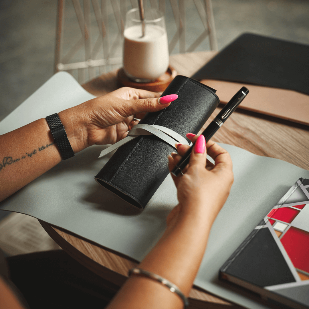 swell-roller-vegan-leather-pen-accessory-organizer-1