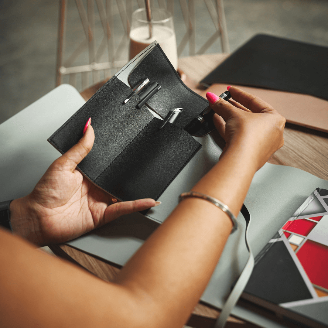 swell-roller-vegan-leather-pen-accessory-organizer-3